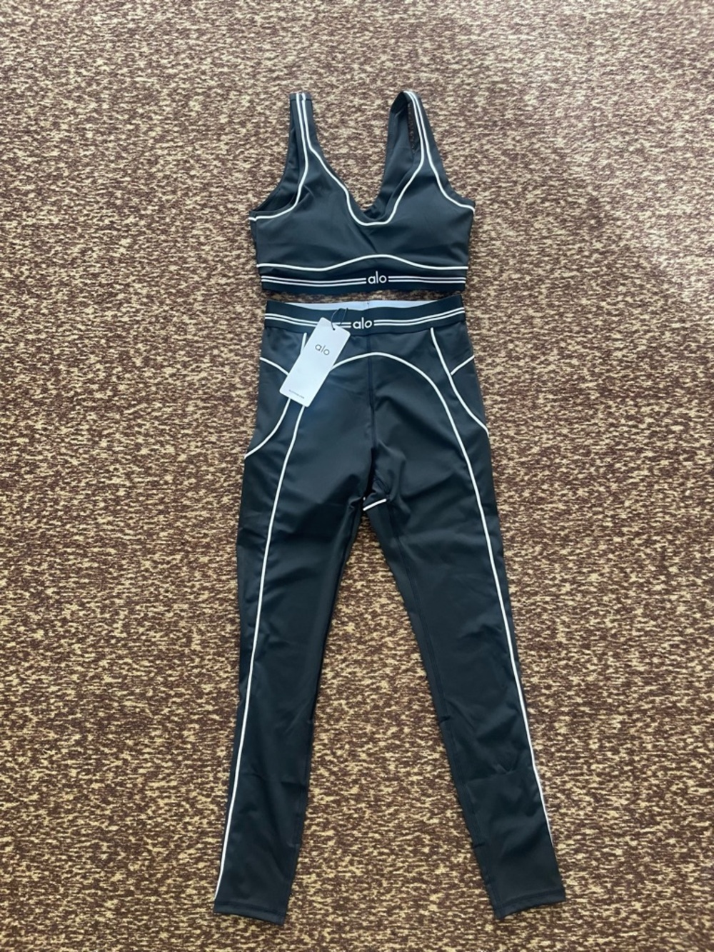 ALO Yoga Black Leggings & Matching Sports Bra with White Piping